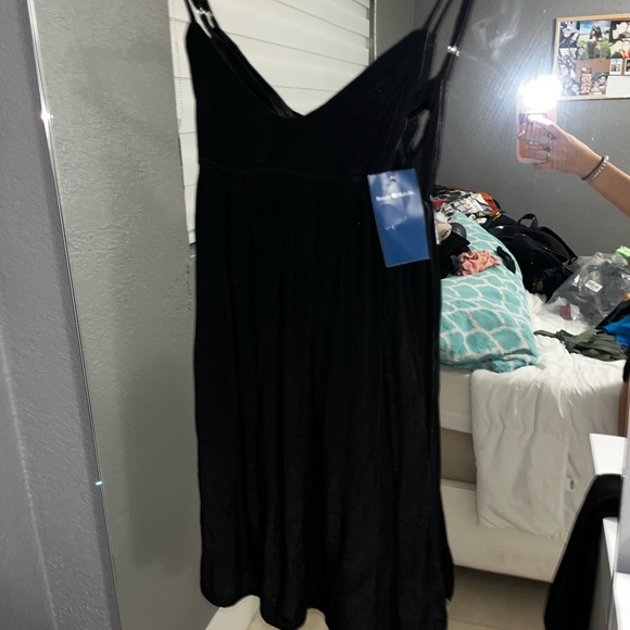 Array of Dresses - Picture 6 of 6